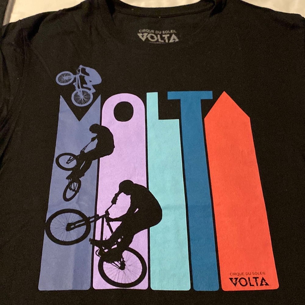 Cirque Du Soleil Volta M NWOT